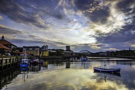 Sunderland – Travel guide at Wikivoyage.